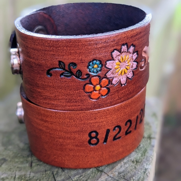 Bracelets - Picture 4 of 7